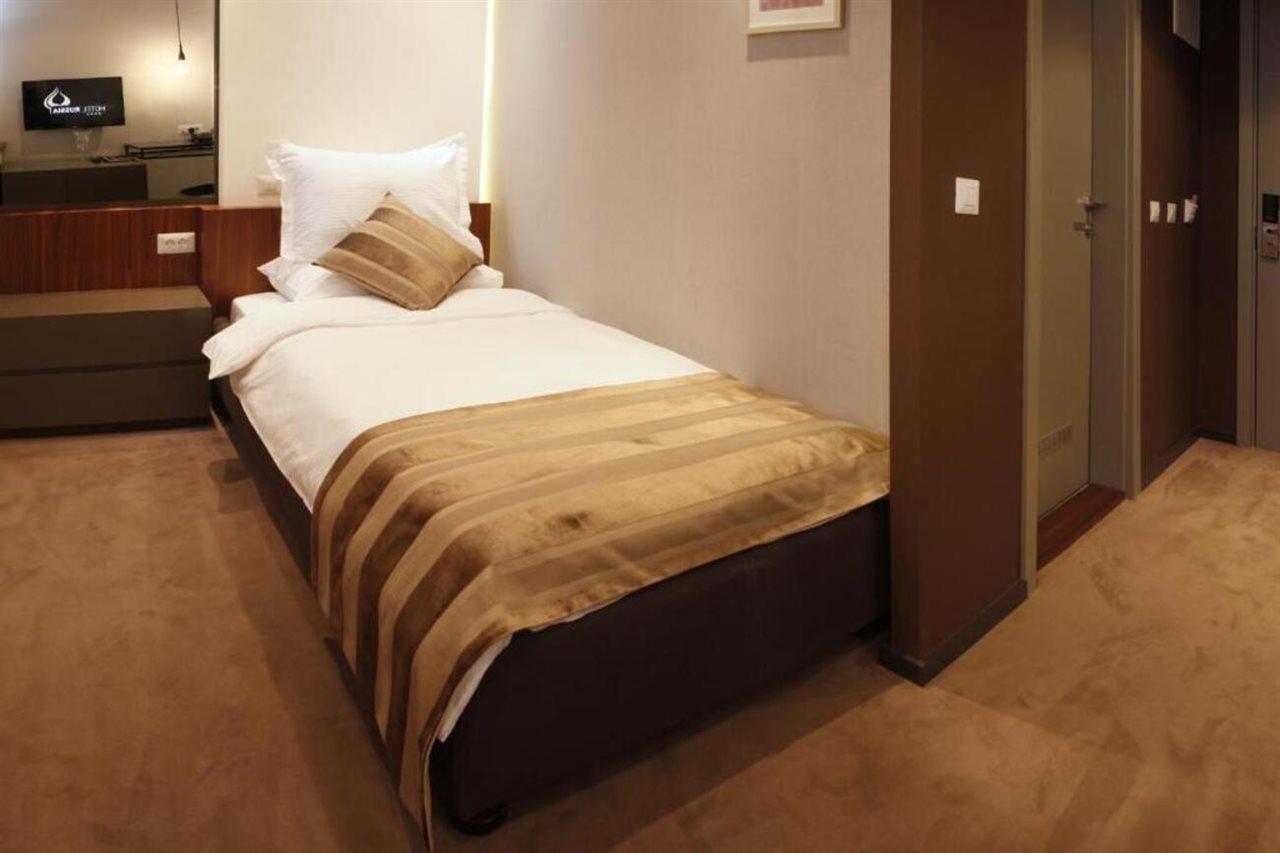 Hotel Russia Szkopje Kültér fotó