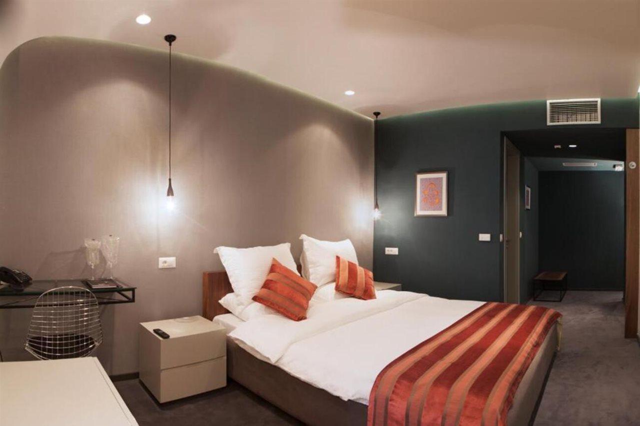 Hotel Russia Szkopje Kültér fotó
