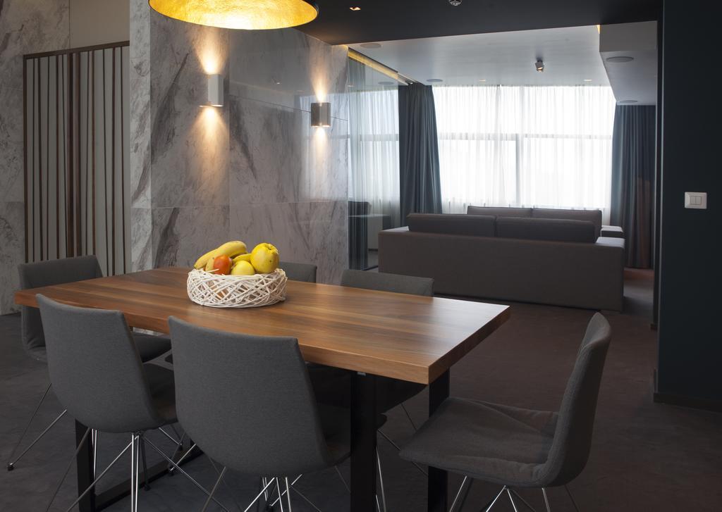 Hotel Russia Szkopje Kültér fotó