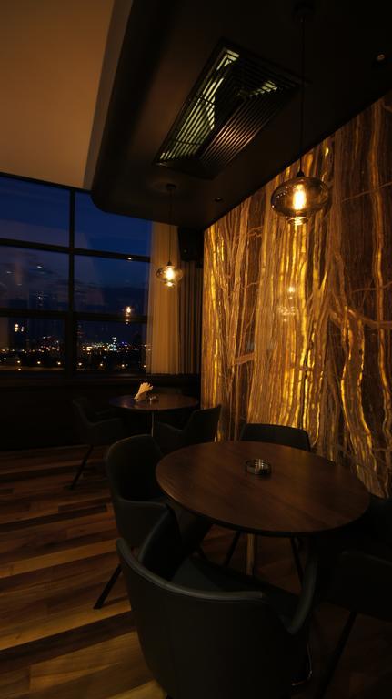 Hotel Russia Szkopje Kültér fotó