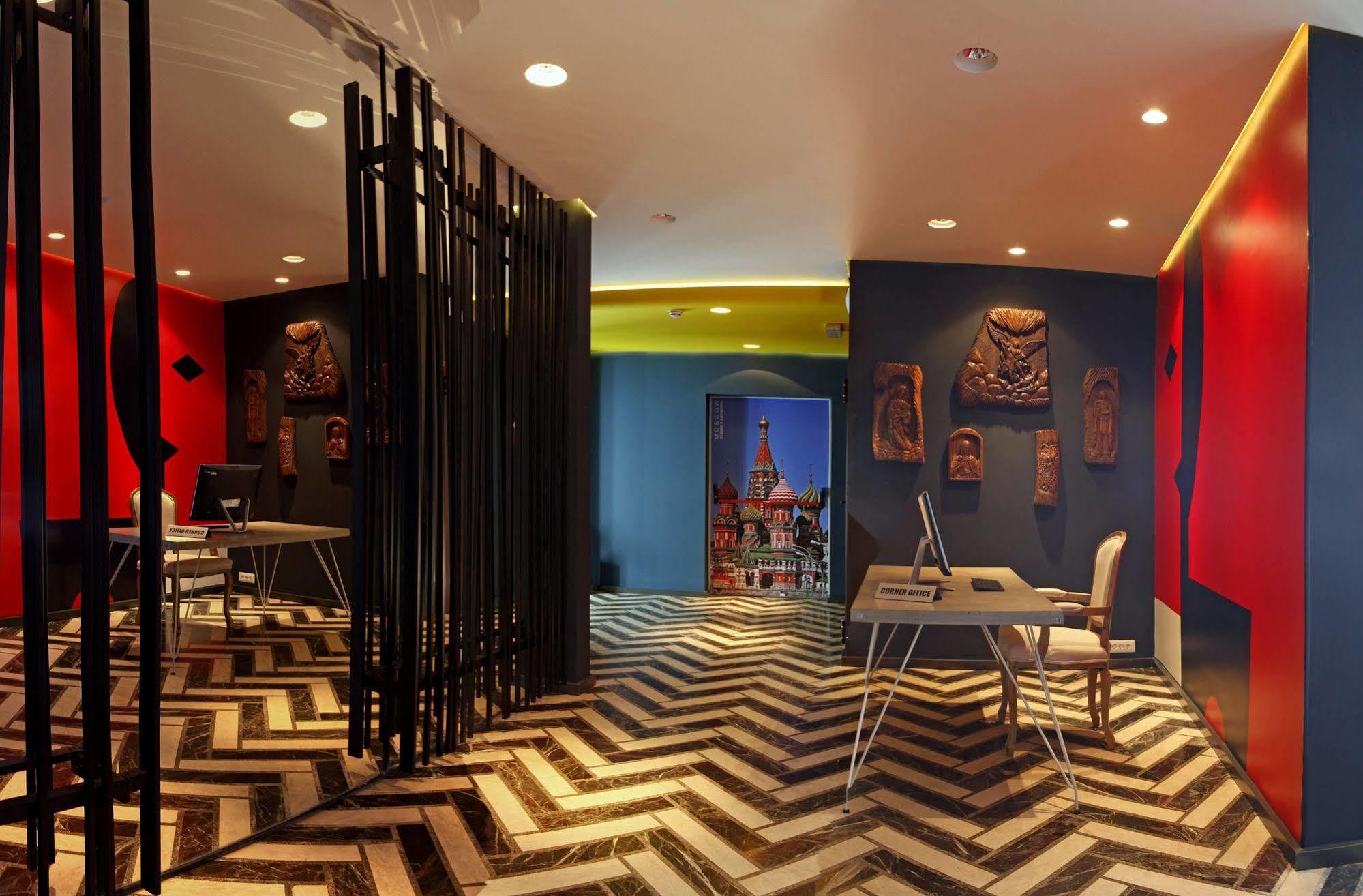 Hotel Russia Szkopje Kültér fotó